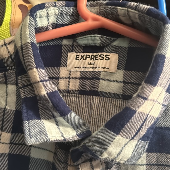 Express Flannel Button Down. NWOT. Mens M. Color:blues and white. - Picture 3 of 4